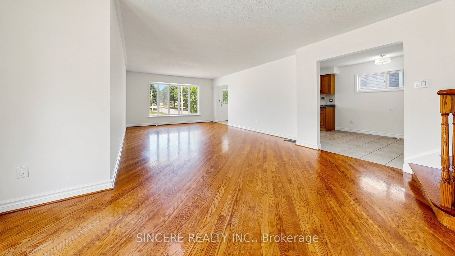 5 Glendower Circuit Property Photo 7