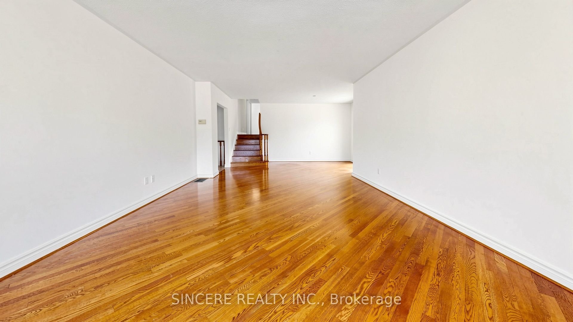 5 Glendower Circuit Property Photo 9