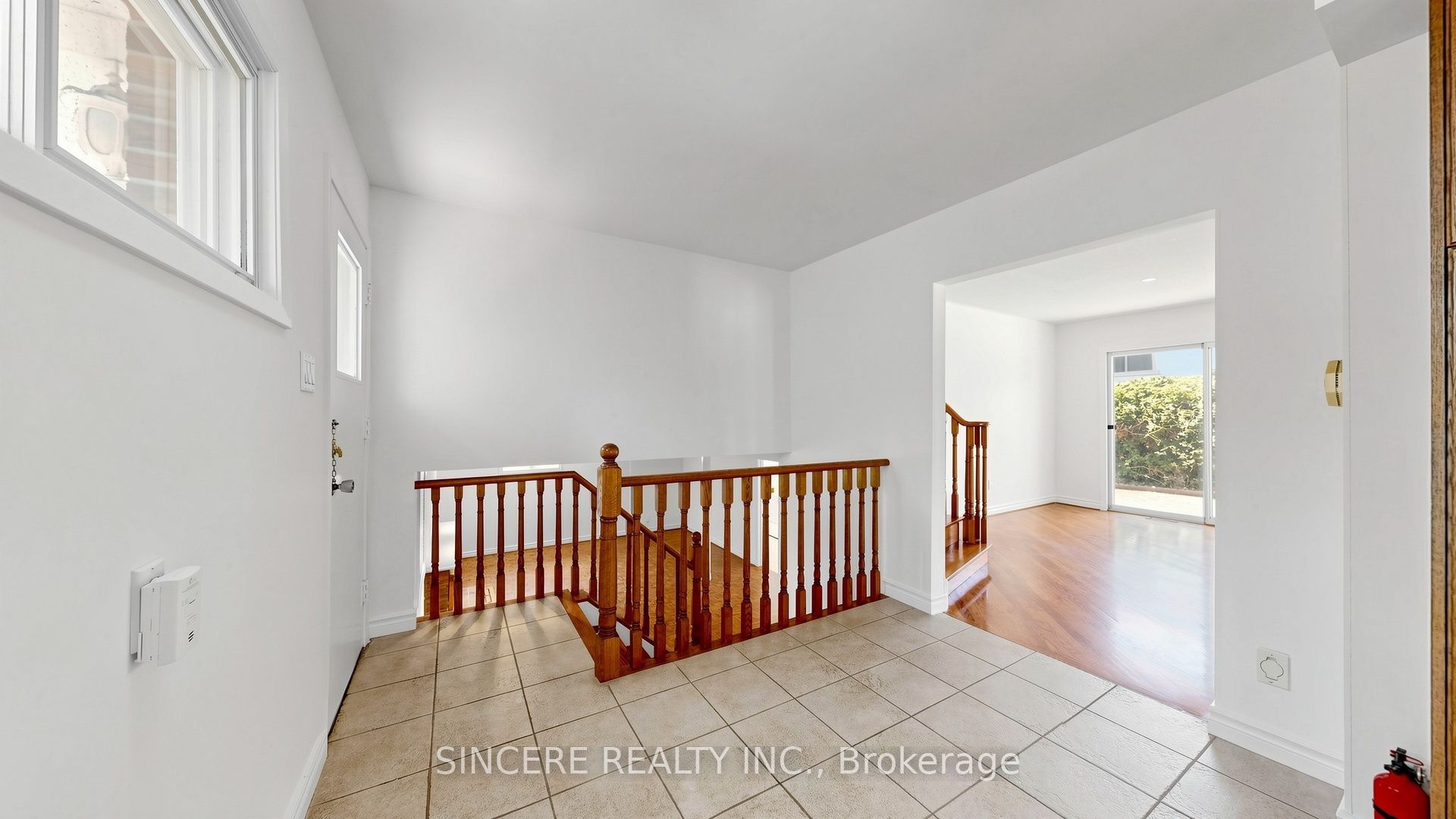 5 Glendower Circuit Property Photo 16