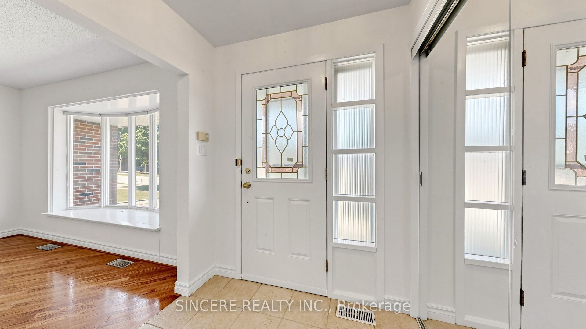 5 Glendower Circuit Property Photo 20