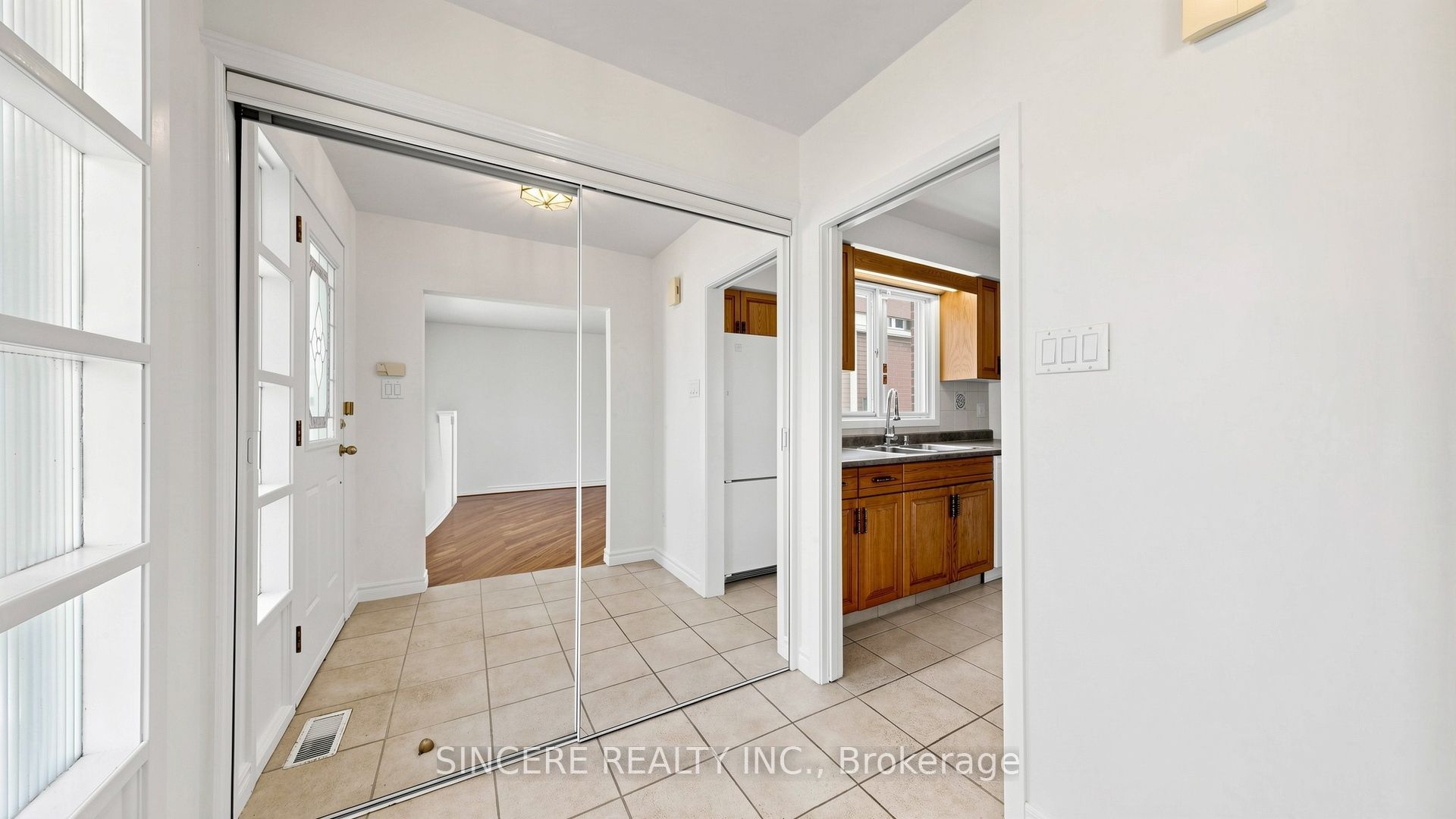 5 Glendower Circuit Property Photo 21