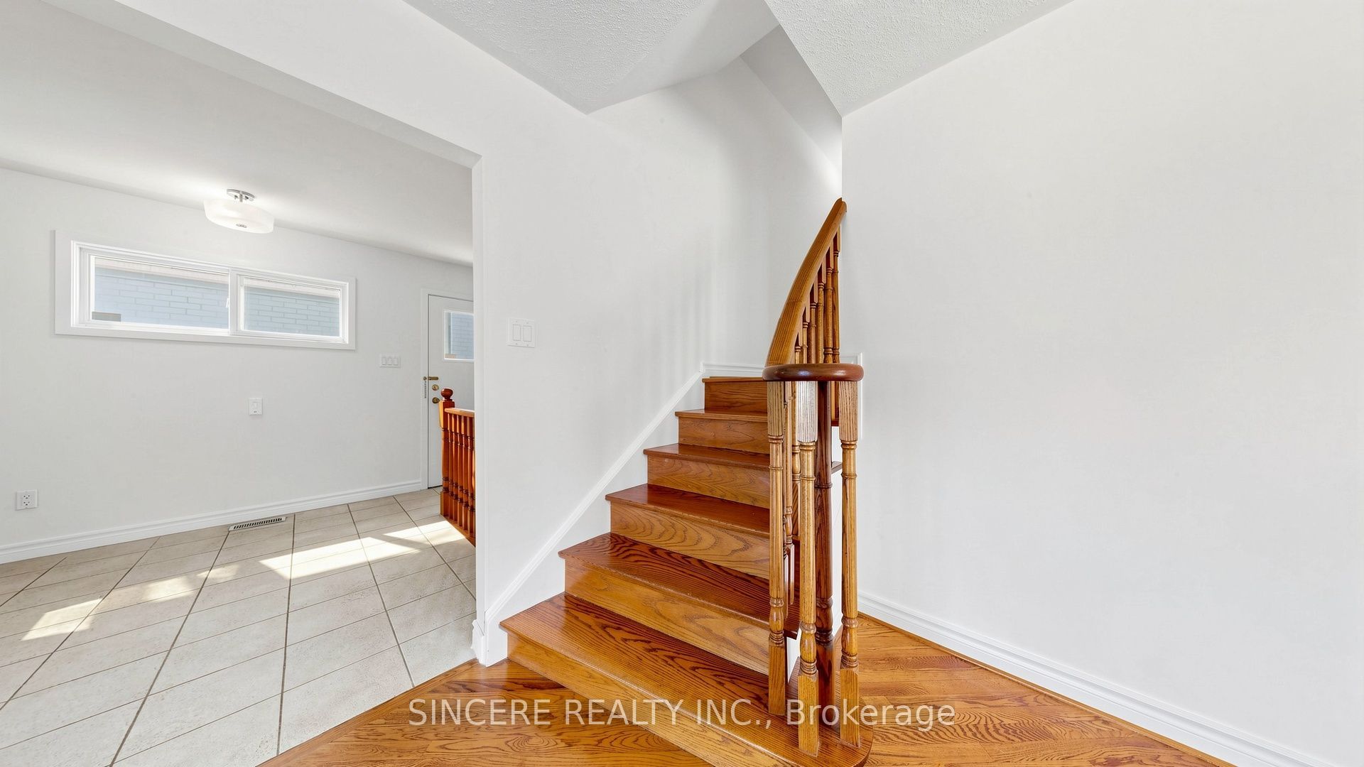 5 Glendower Circuit Property Photo 22