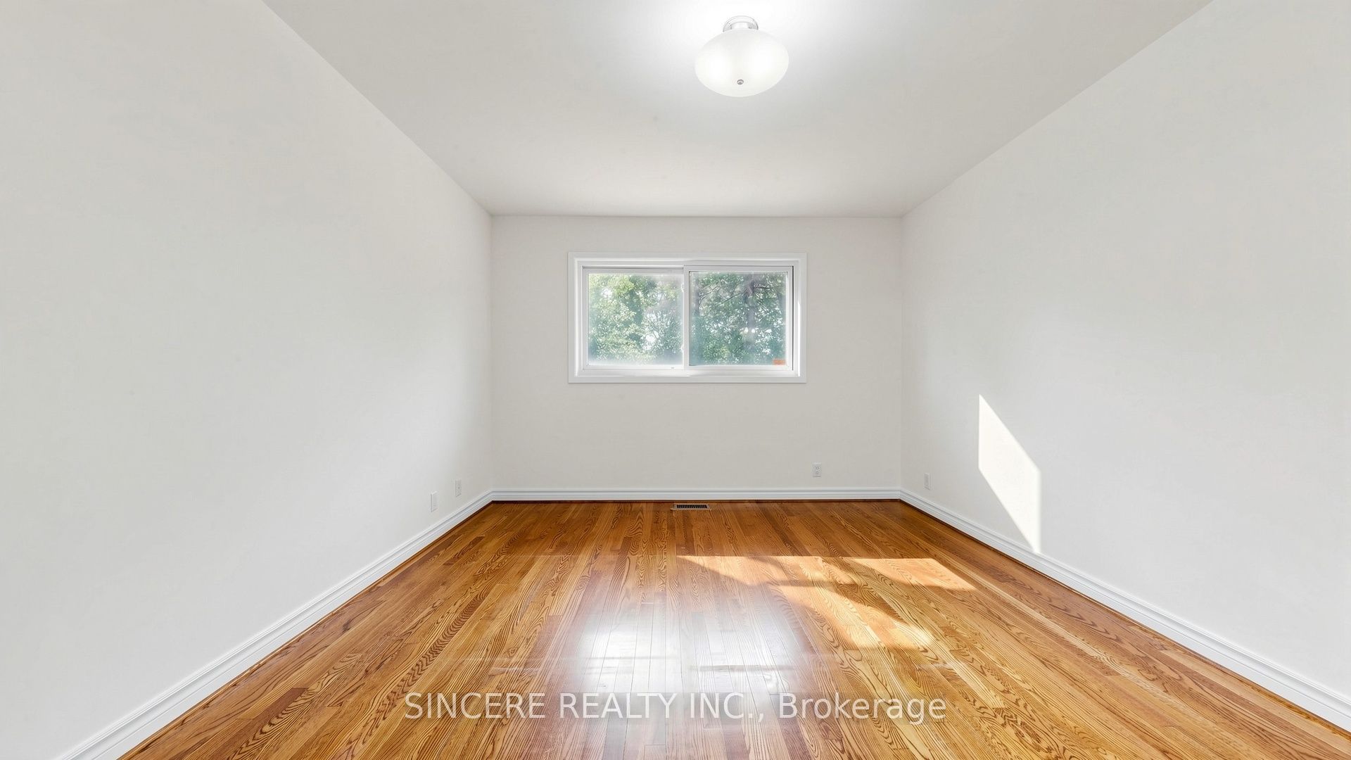 5 Glendower Circuit Property Photo 24