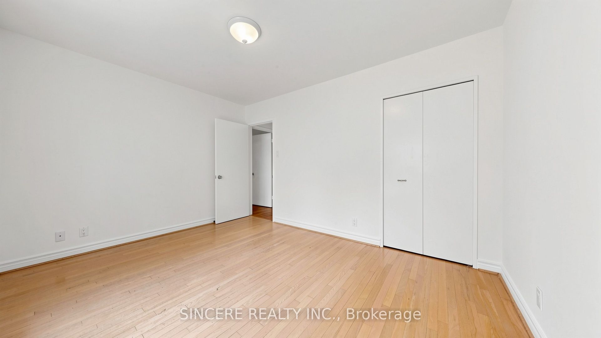 5 Glendower Circuit Property Photo 32