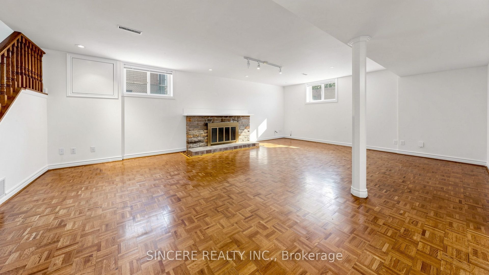 5 Glendower Circuit Property Photo 39