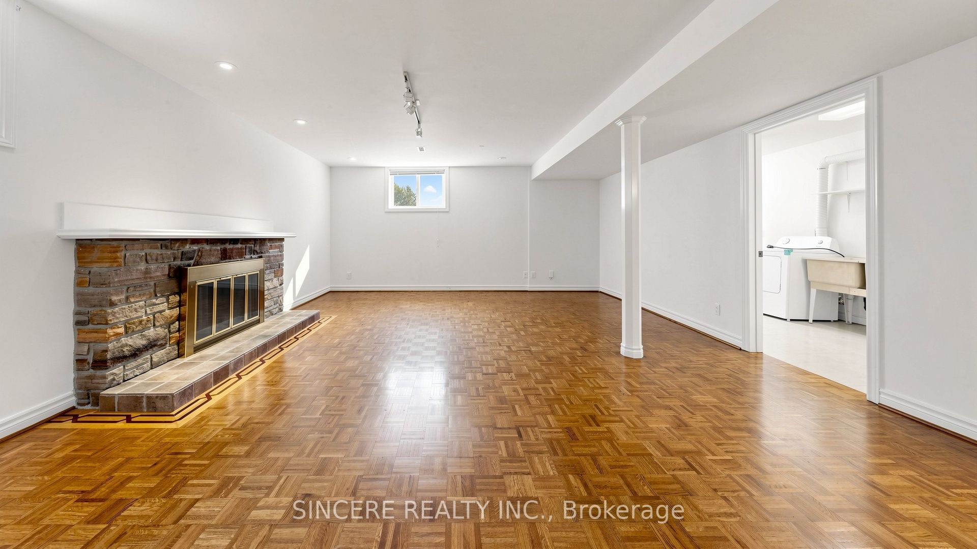 5 Glendower Circuit Property Photo 40