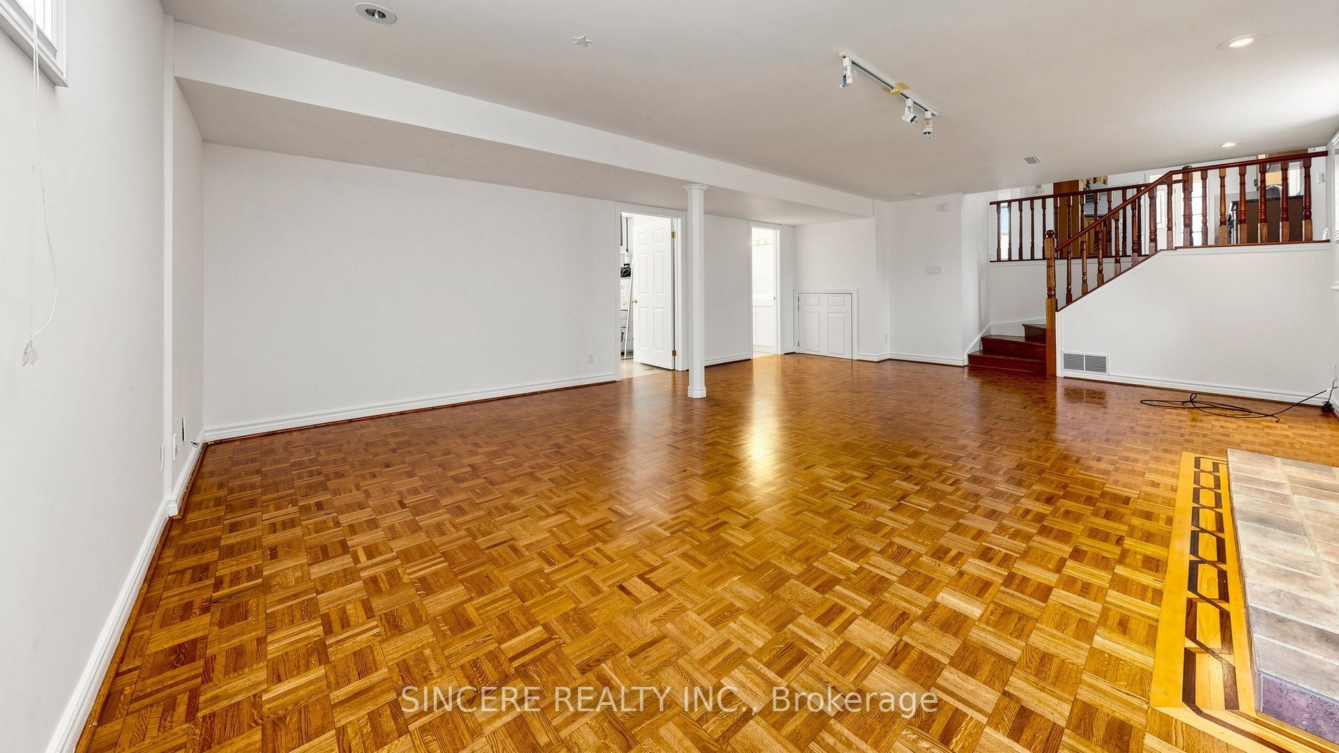 5 Glendower Circuit Property Photo 42