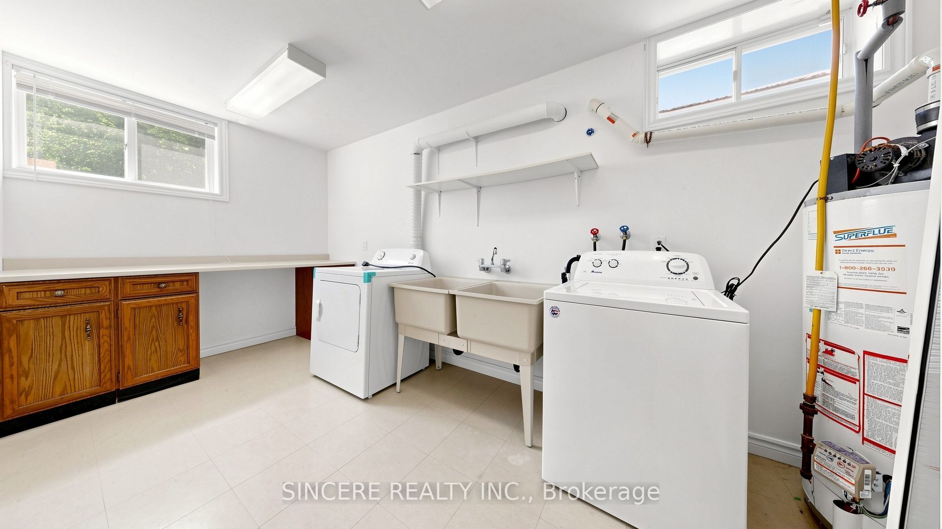 5 Glendower Circuit Property Photo 45