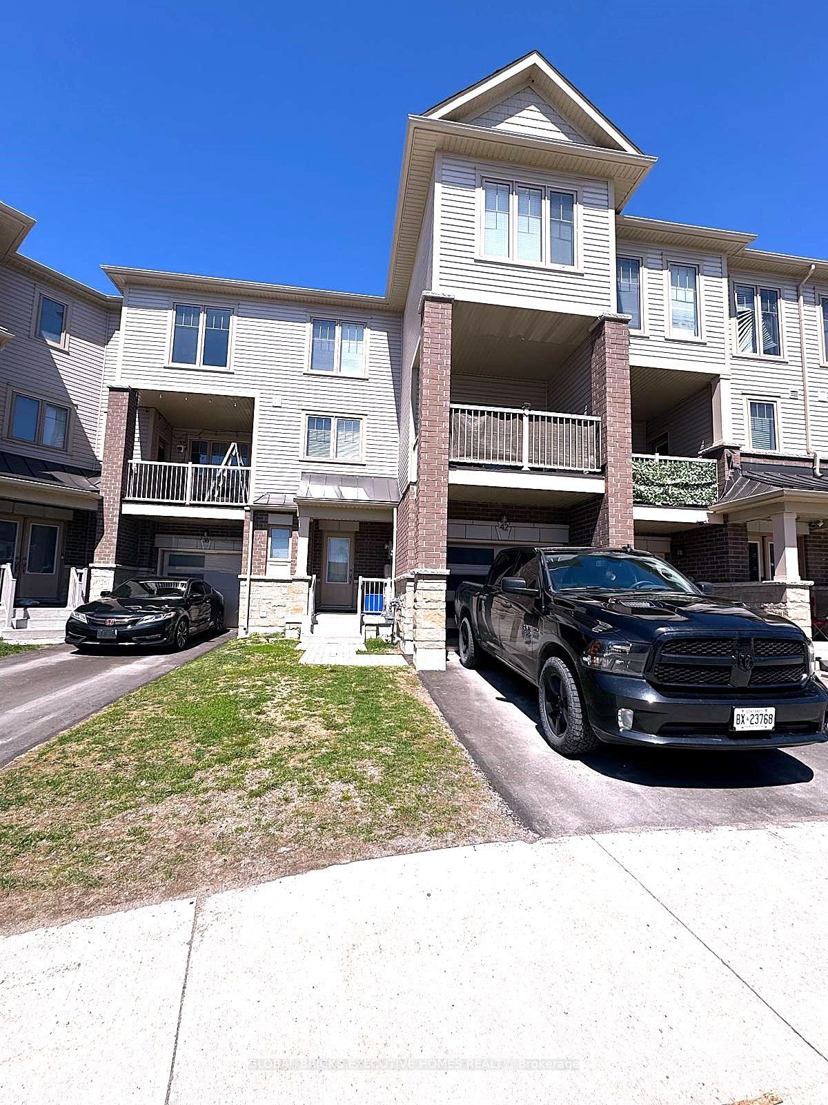 42 Ambereen Place E Property Photo 2
