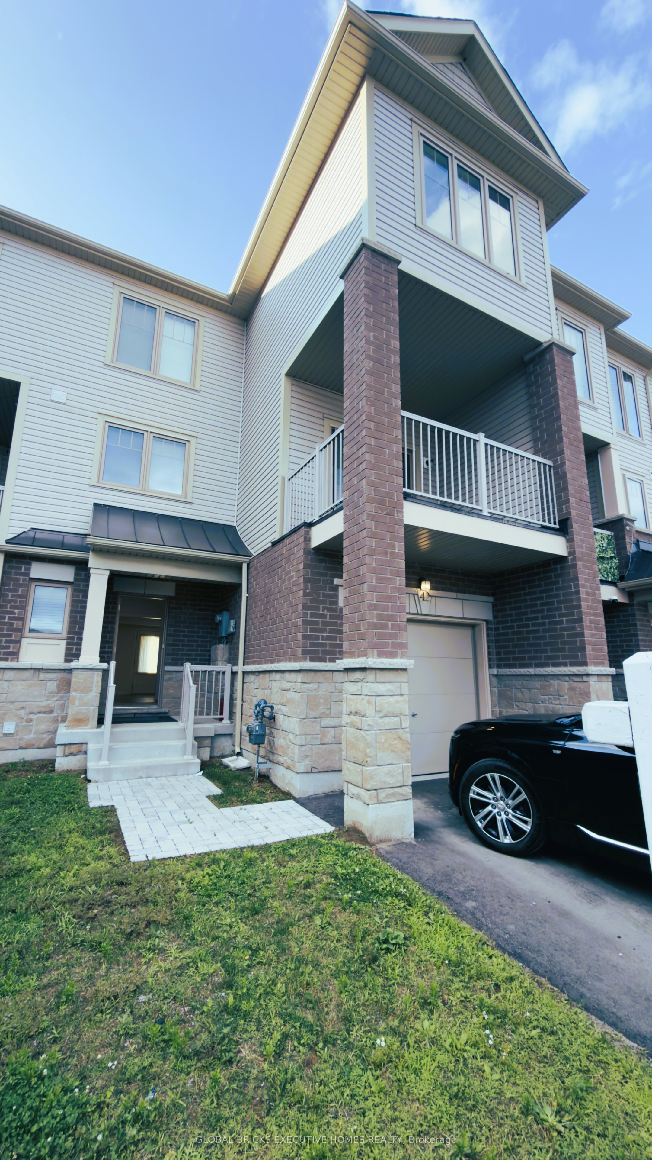 42 Ambereen Place E Property Photo 4