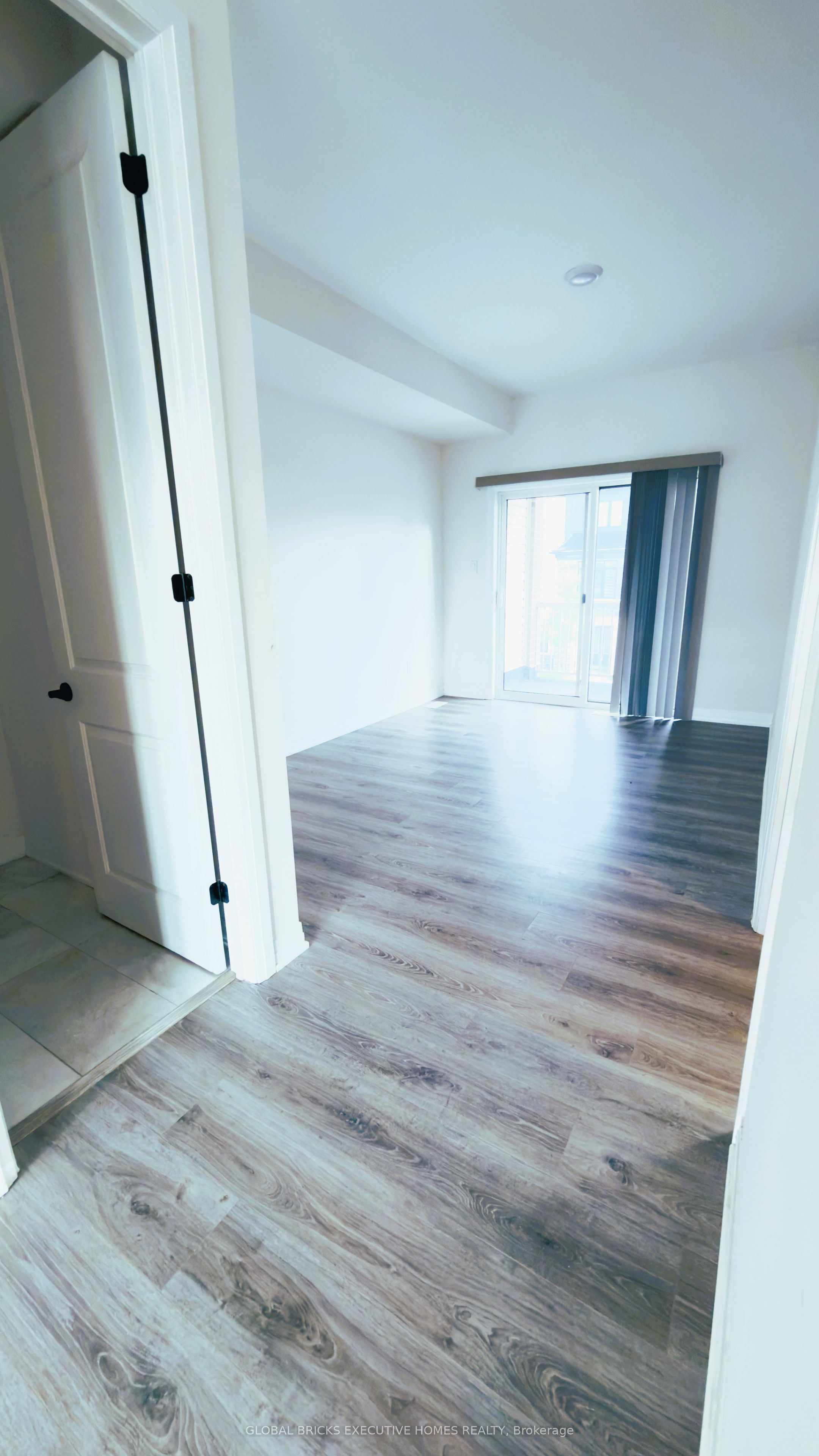 42 Ambereen Place E Property Photo 11