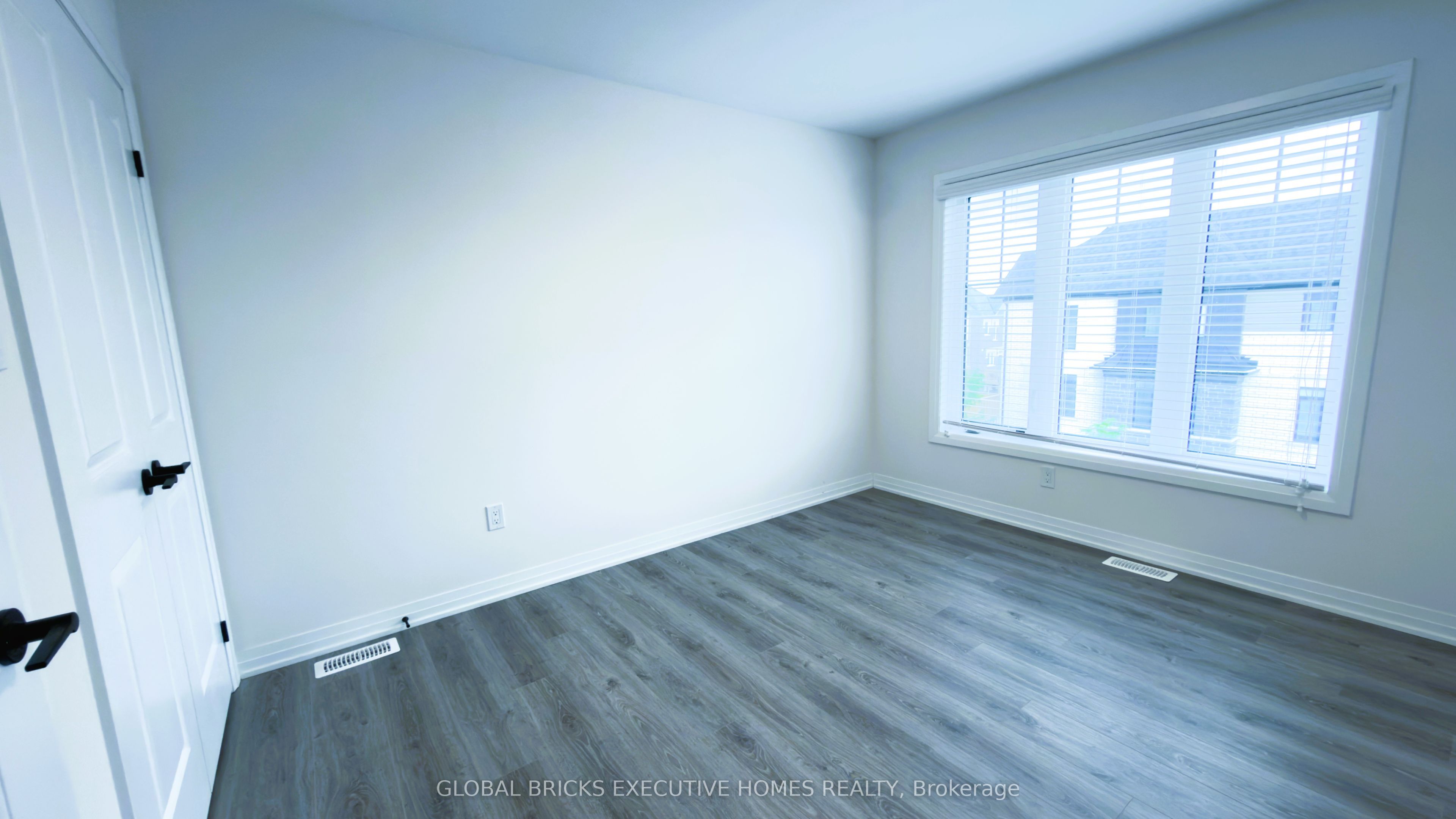 42 Ambereen Place E Property Photo 16