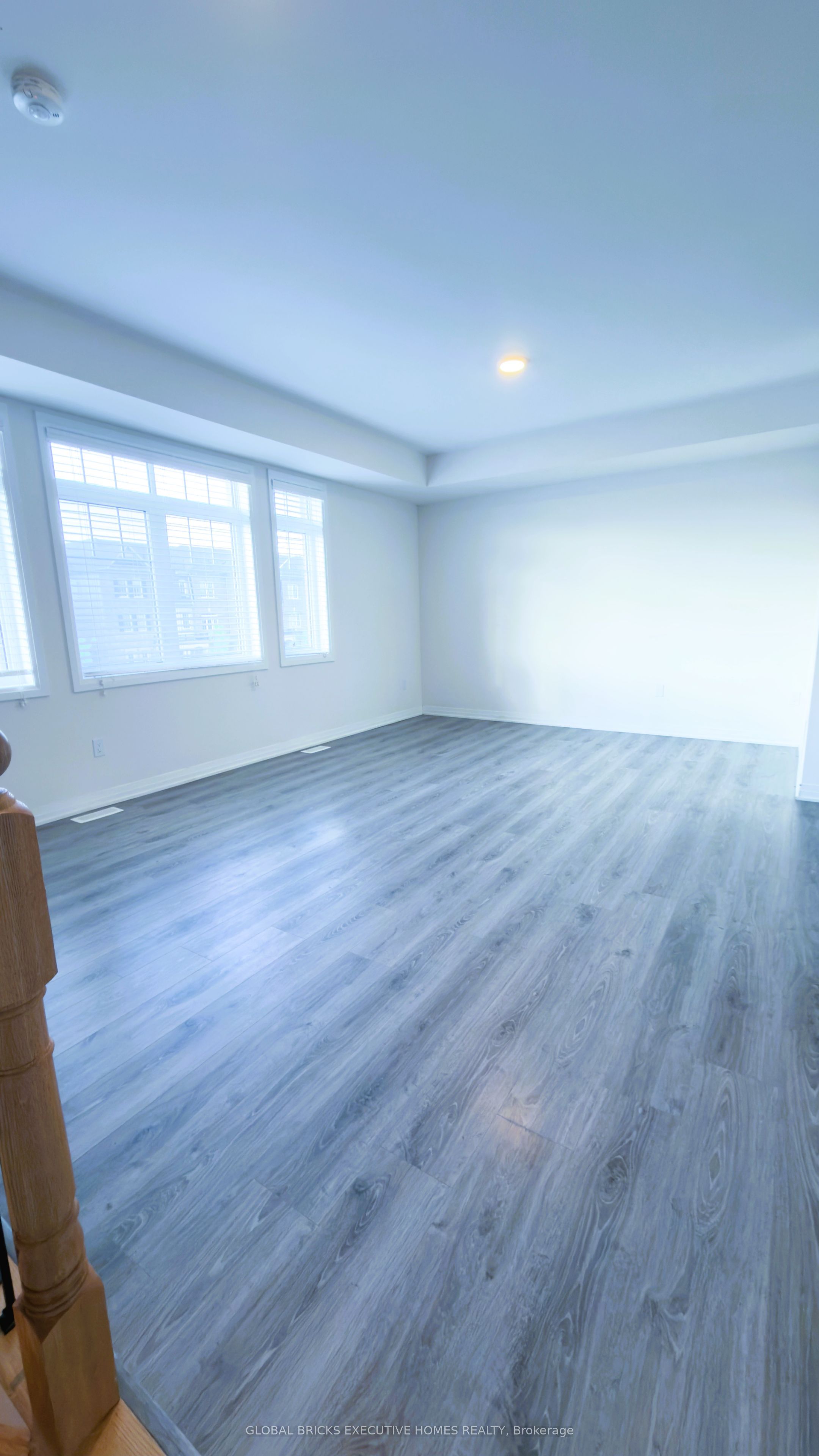42 Ambereen Place E Property Photo 21