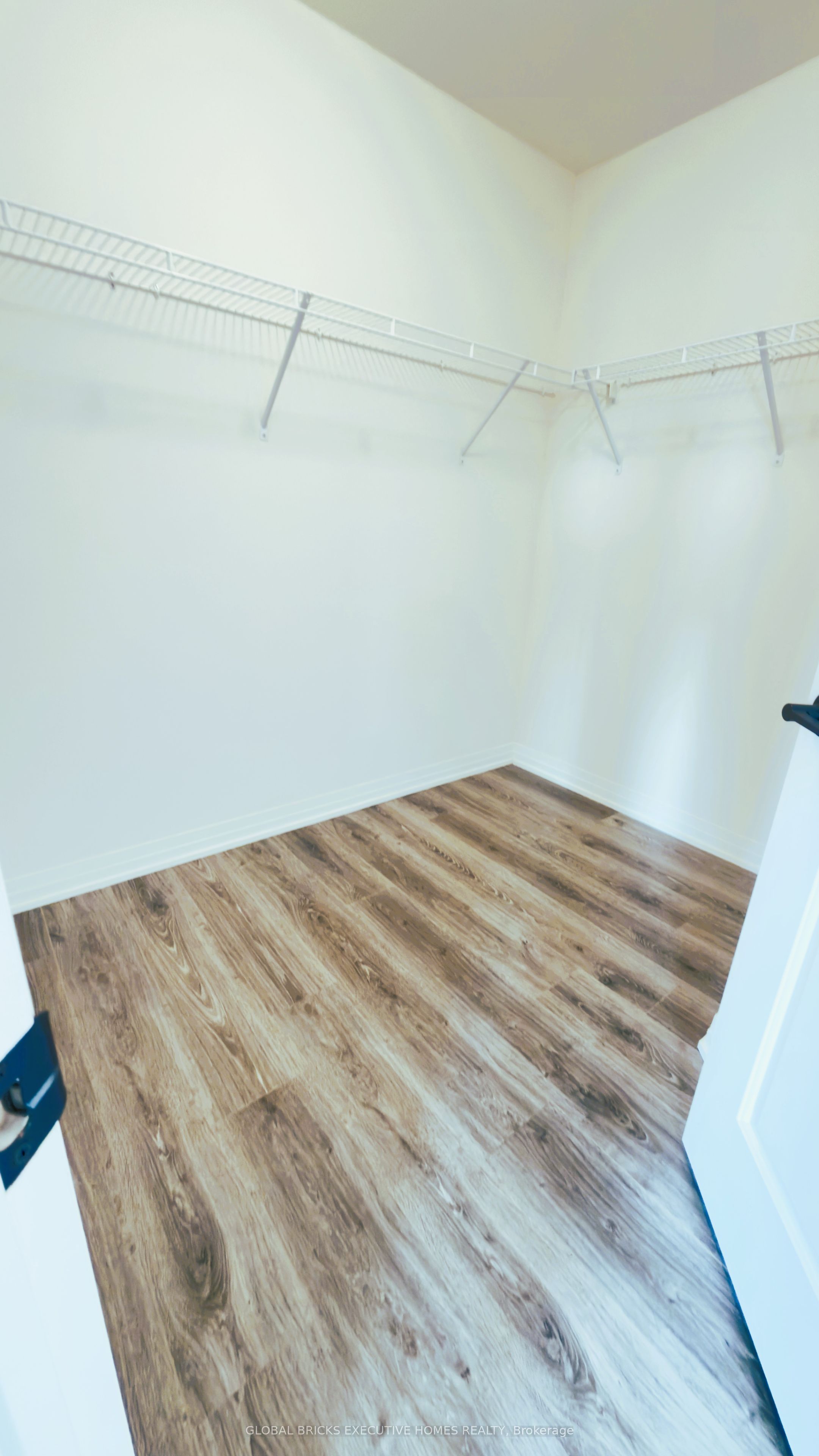 42 Ambereen Place E Property Photo 24