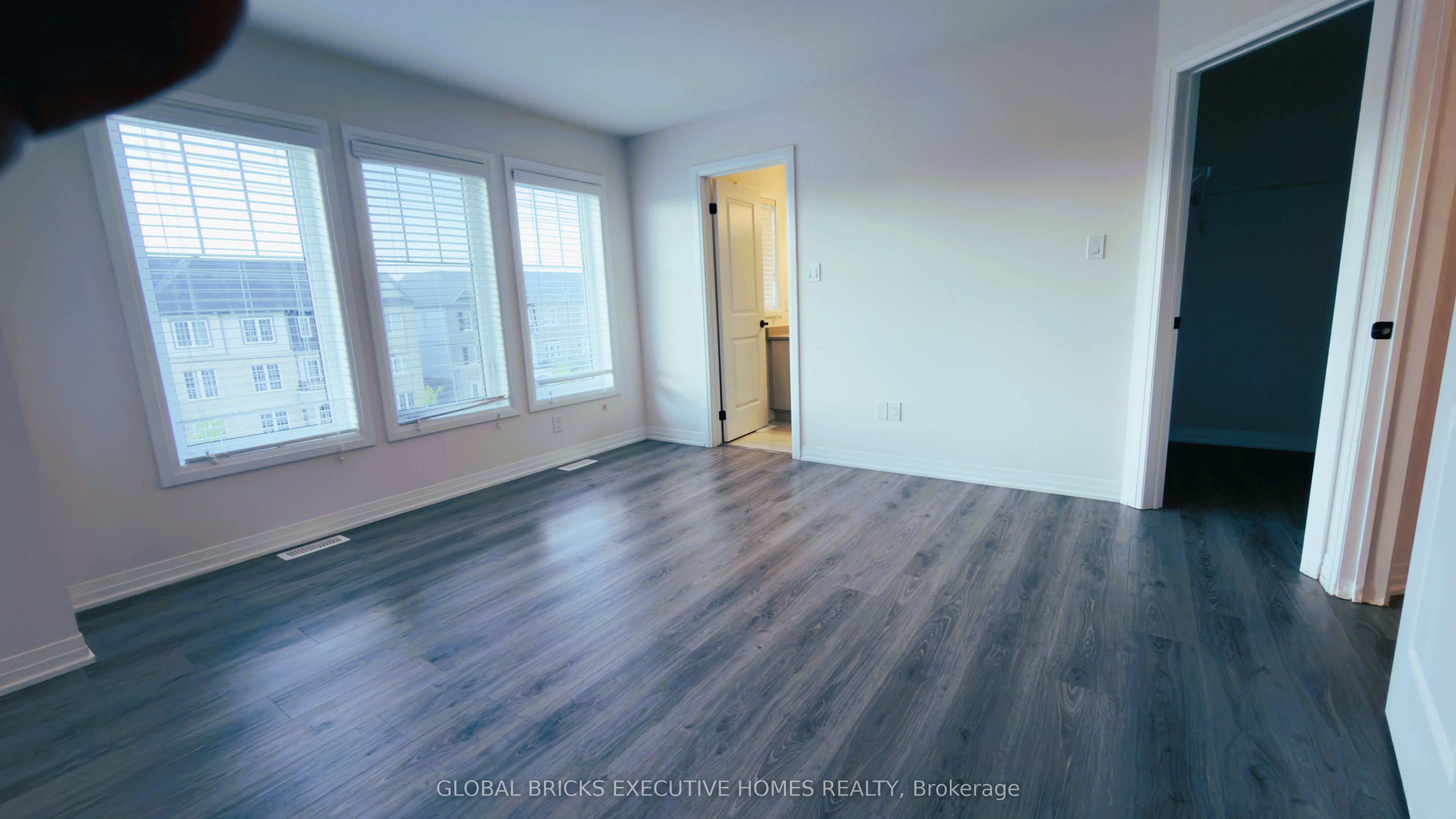 42 Ambereen Place E Property Photo 27