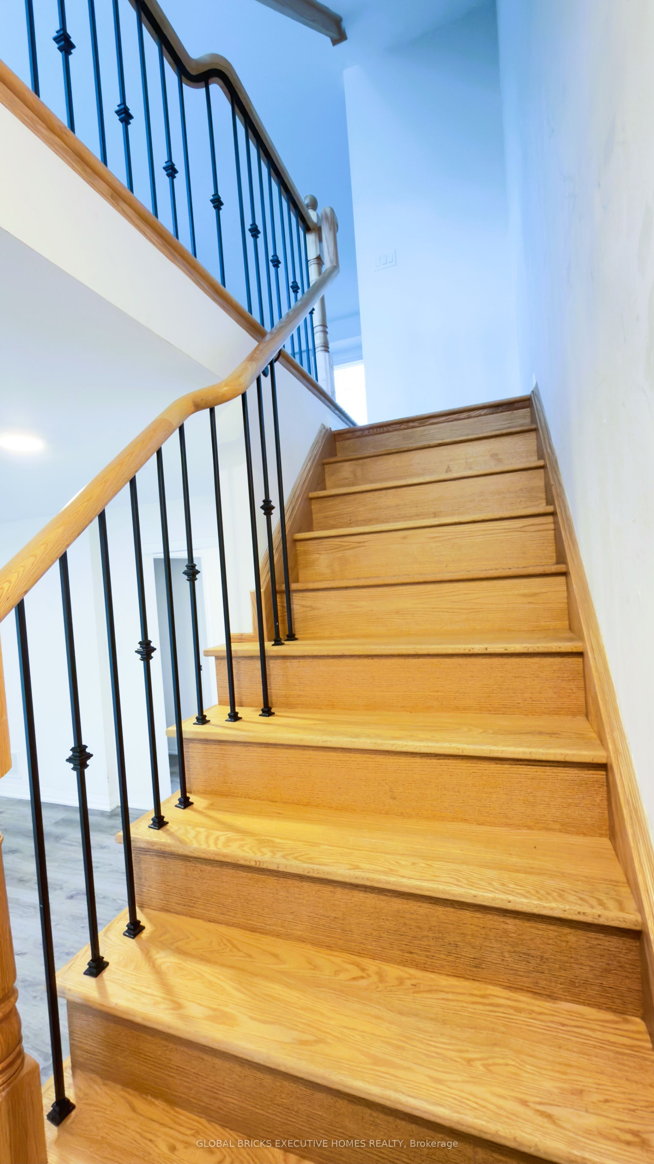 42 Ambereen Place E Property Photo 28