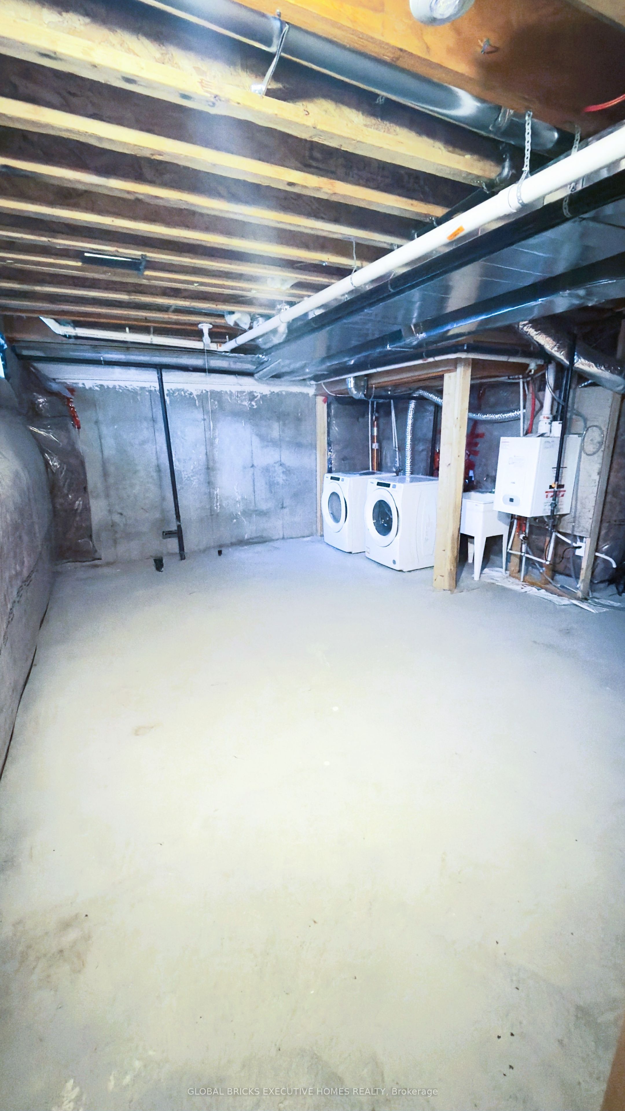 42 Ambereen Place E Property Photo 32