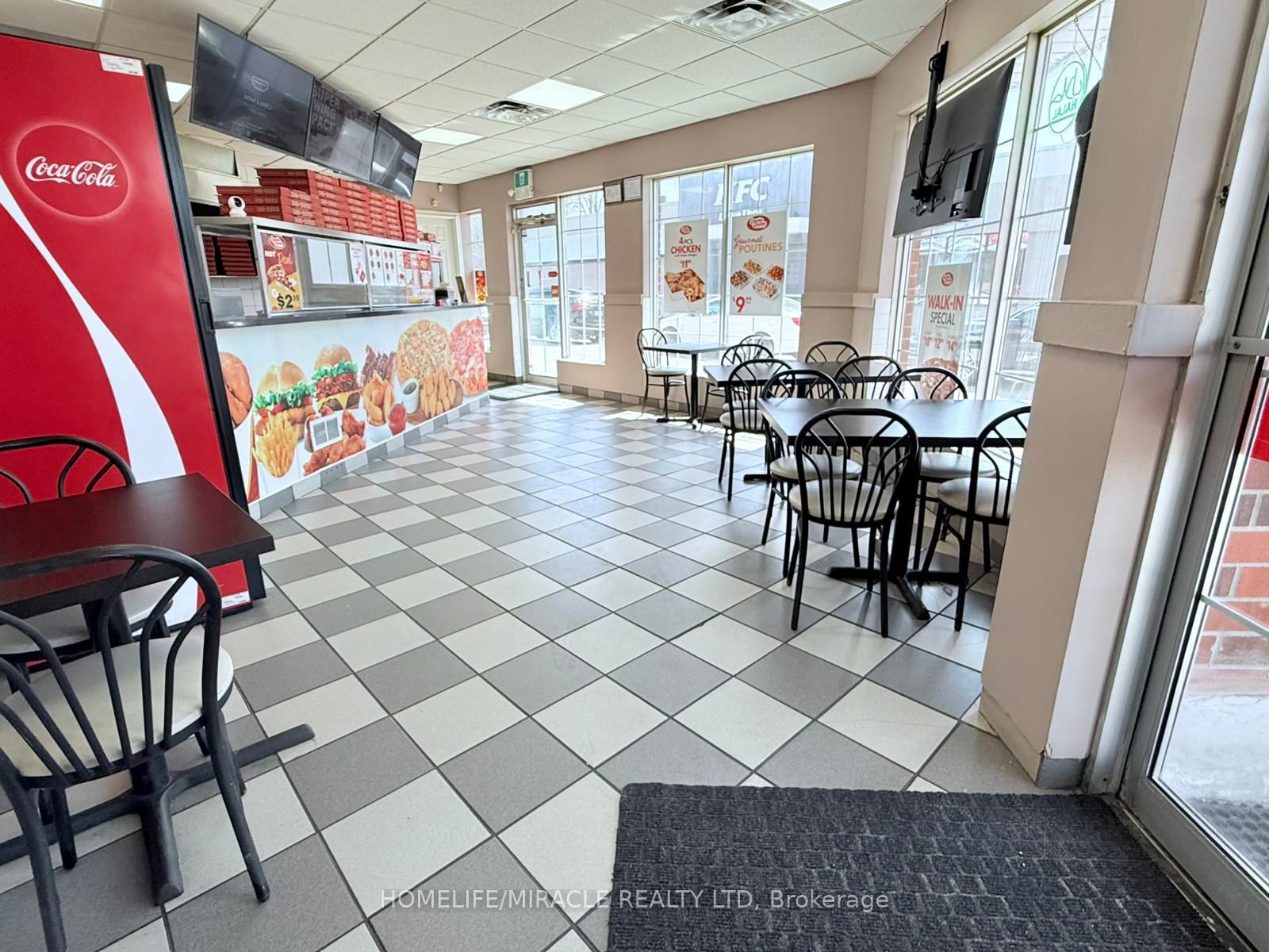 1335 Simcoe Street N Property Photo 4