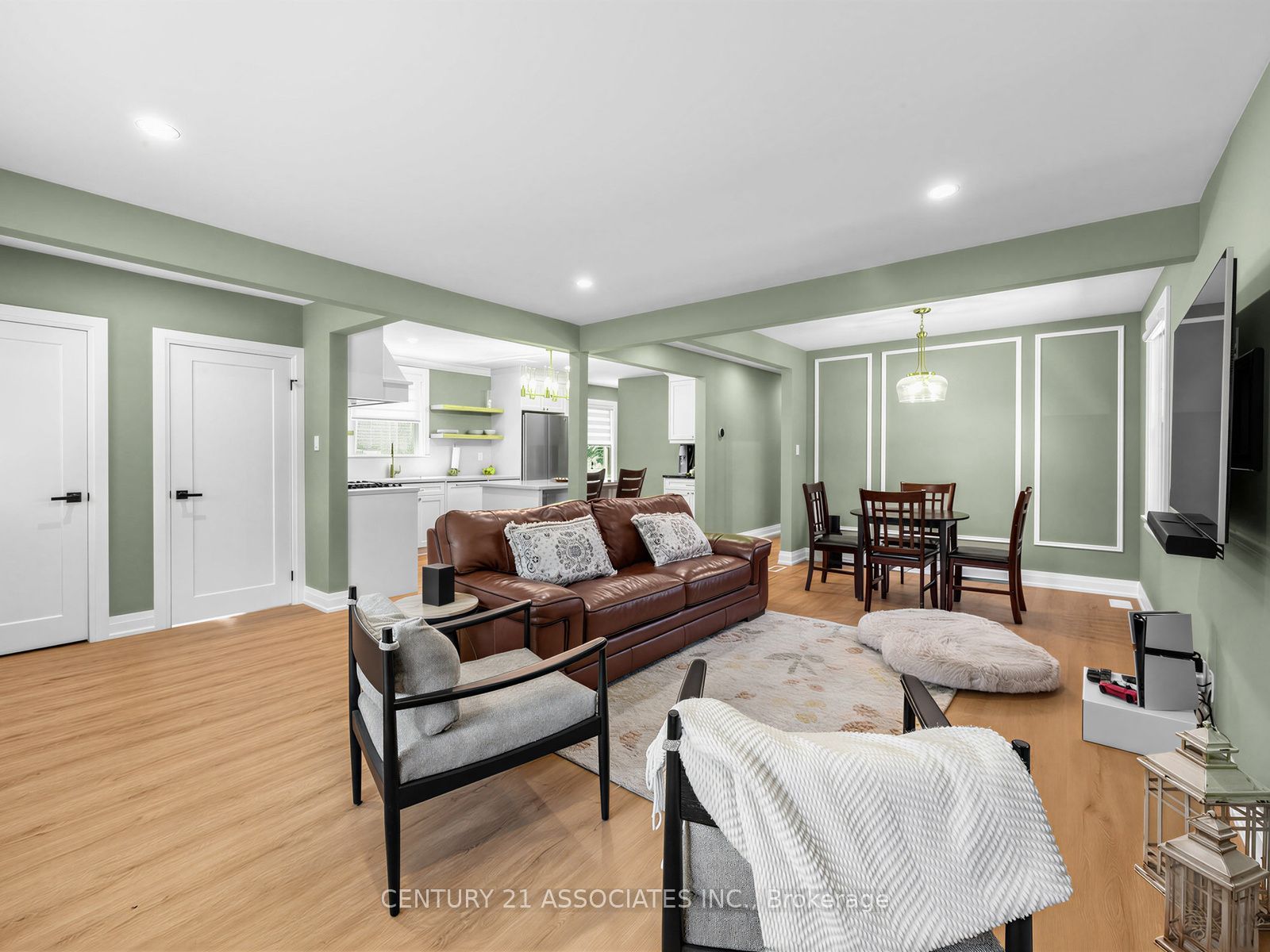 58 Central Park Boulevard S Property Photo 7