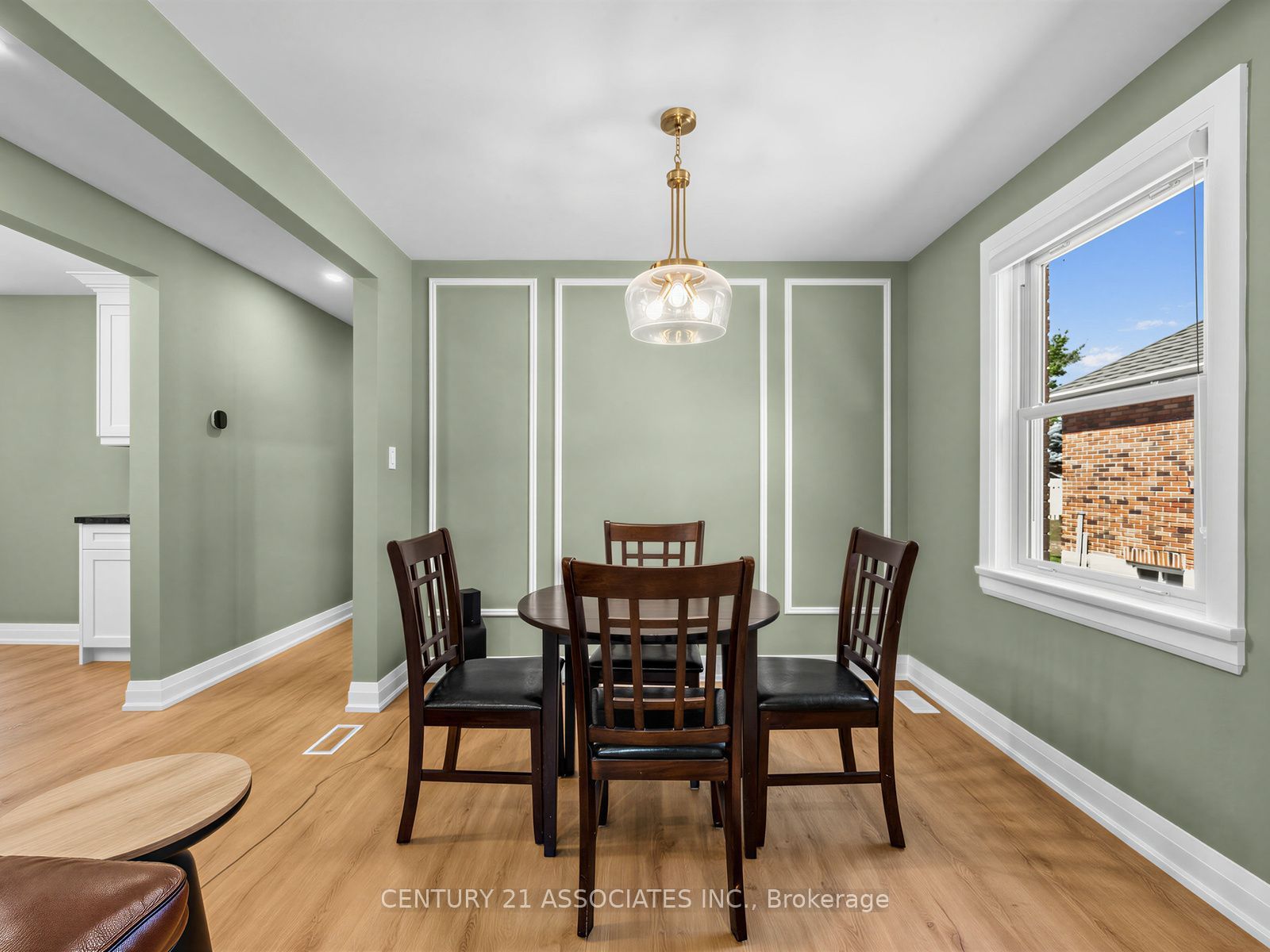 58 Central Park Boulevard S Property Photo 8