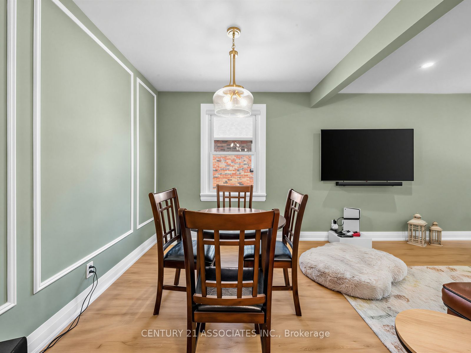 58 Central Park Boulevard S Property Photo 9