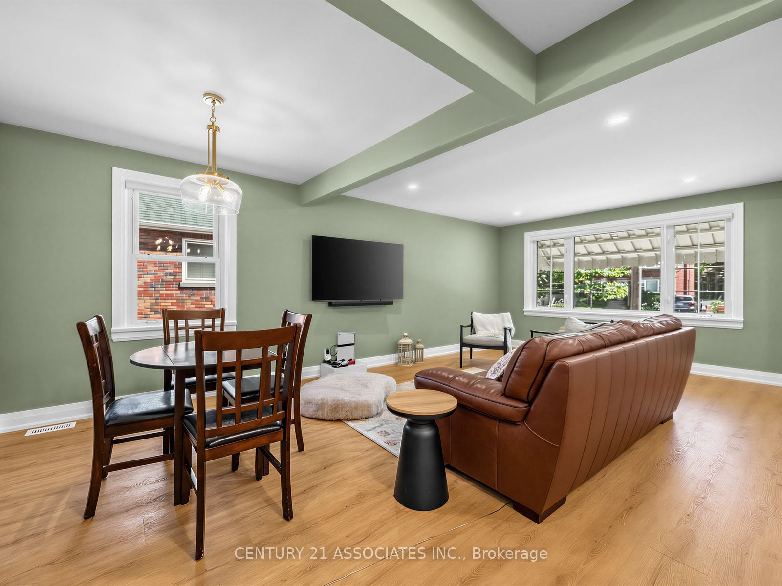 58 Central Park Boulevard S Property Photo 10