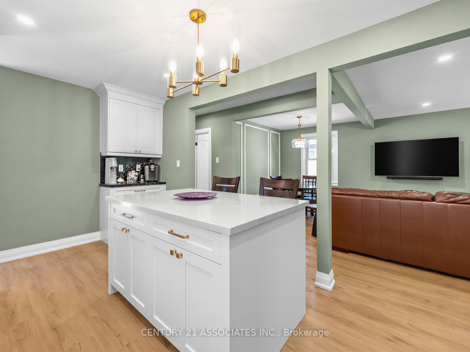 58 Central Park Boulevard S Property Photo 14