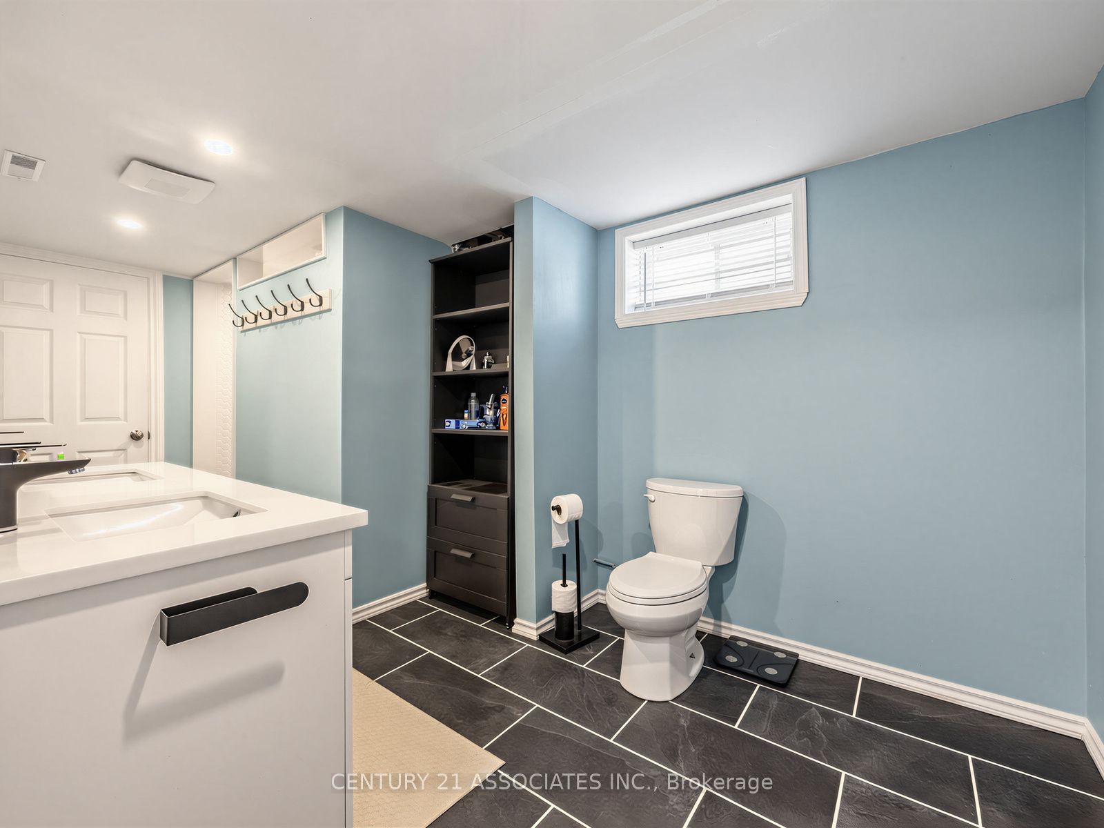 58 Central Park Boulevard S Property Photo 27