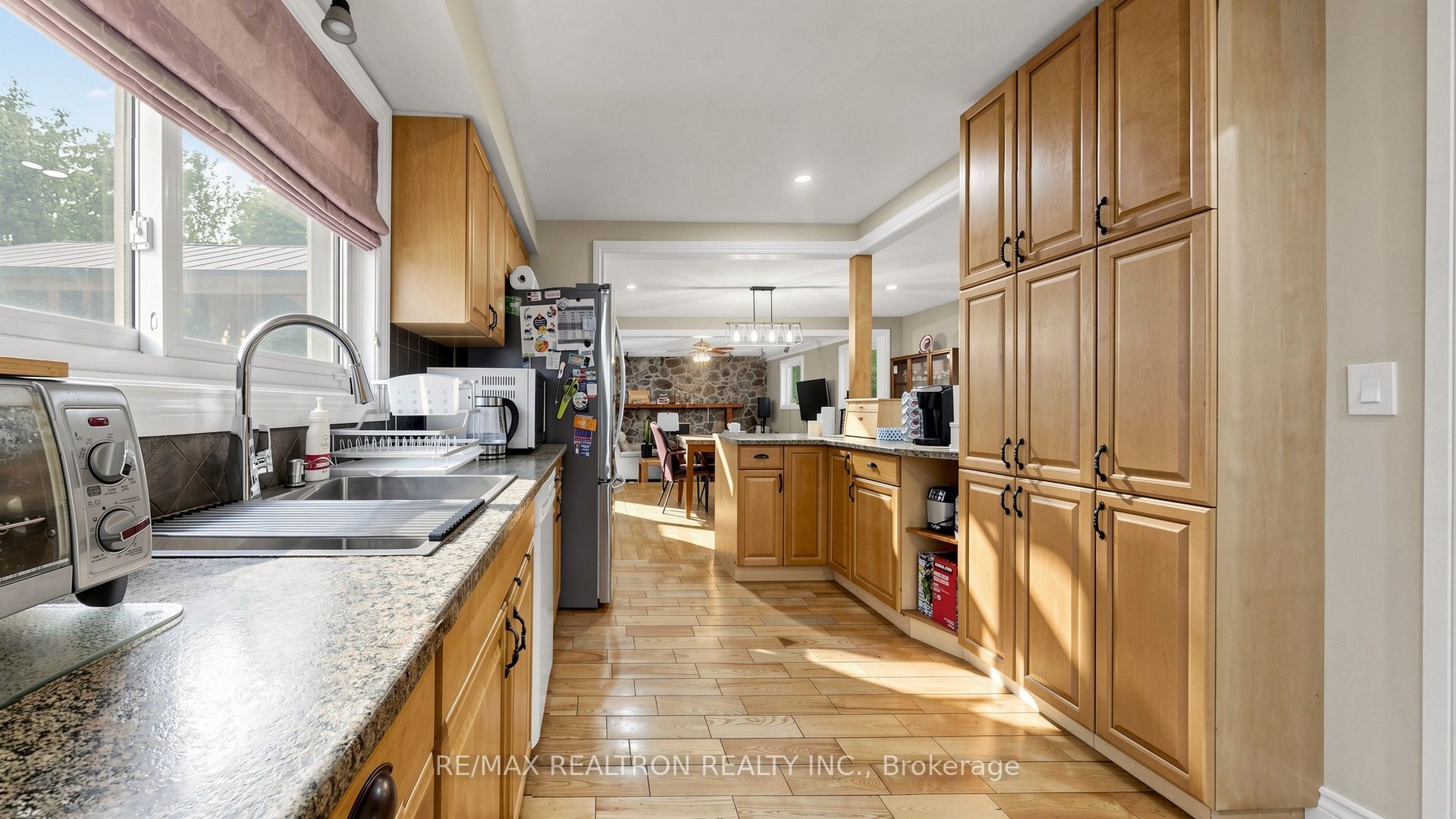 10 Rotherglen Road S Property Photo 25