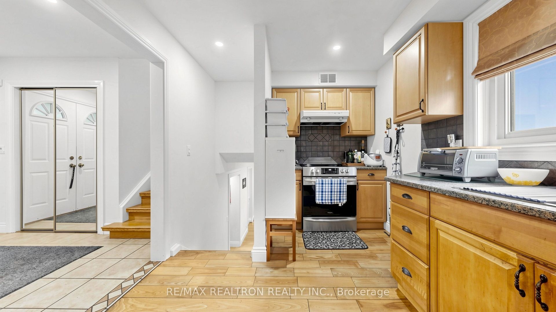 10 Rotherglen Road S Property Photo 26