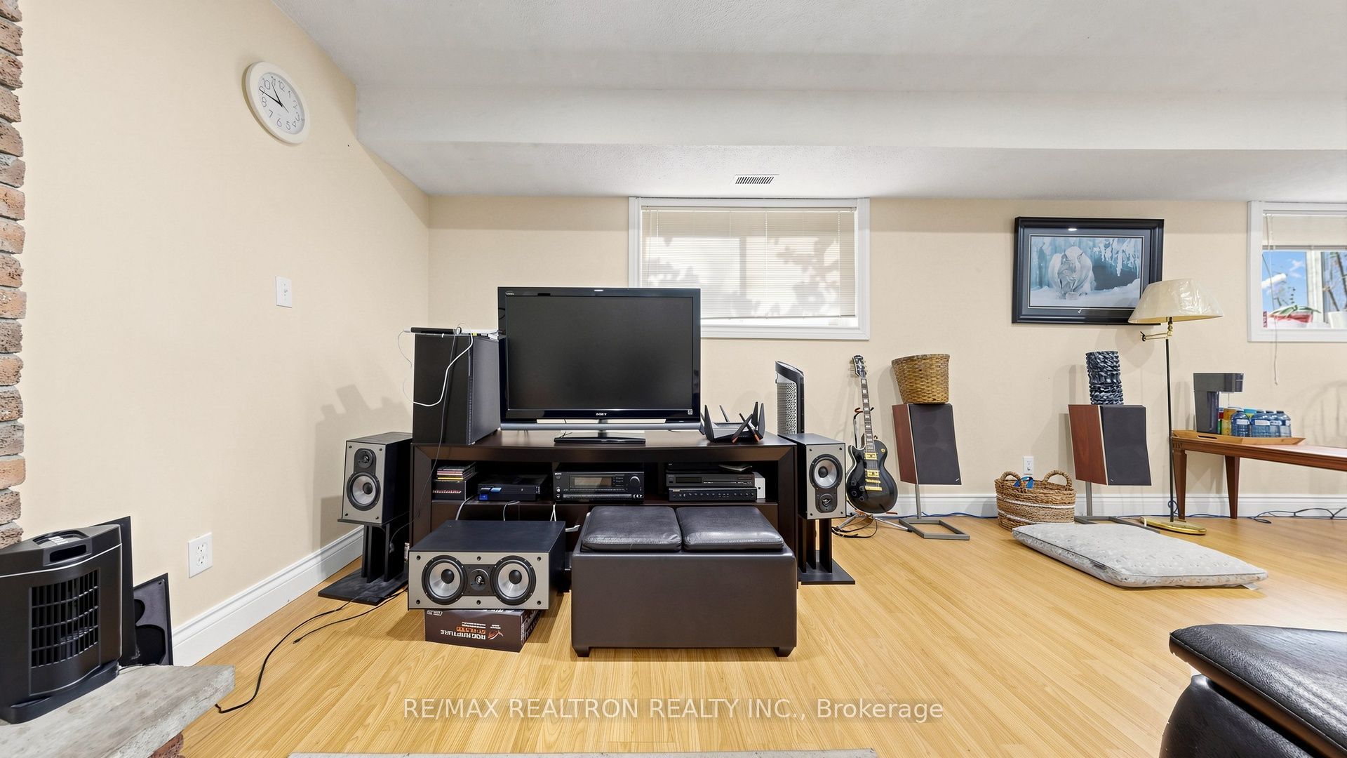 10 Rotherglen Road S Property Photo 32