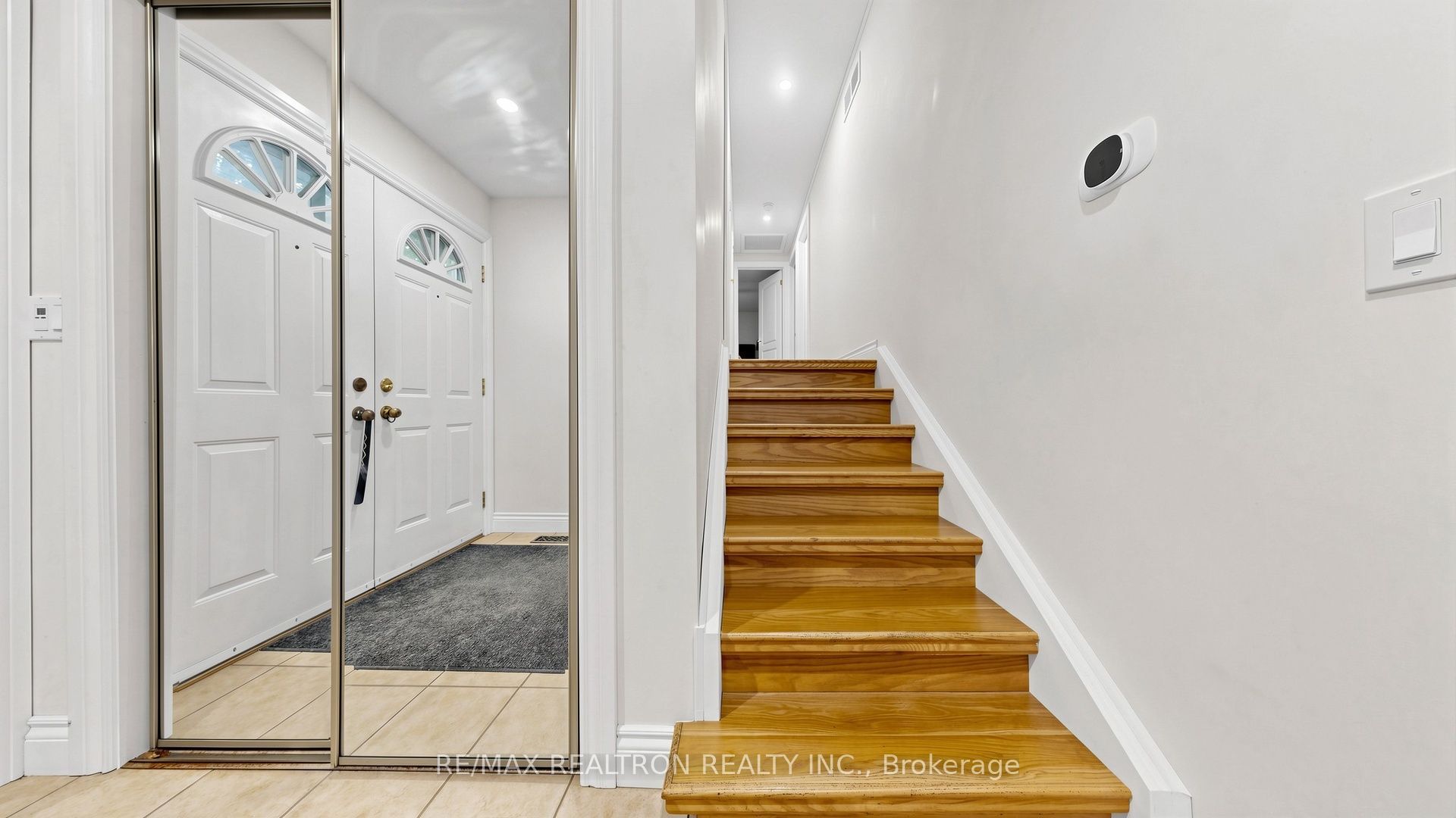 10 Rotherglen Road S Property Photo 35