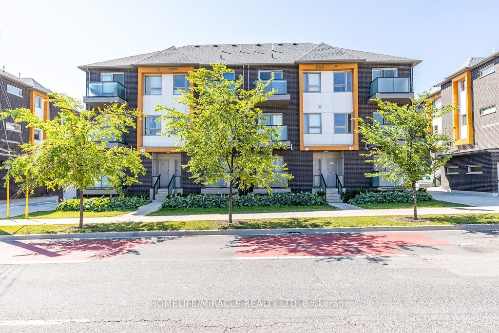 2789 Eglinton Avenue 413
