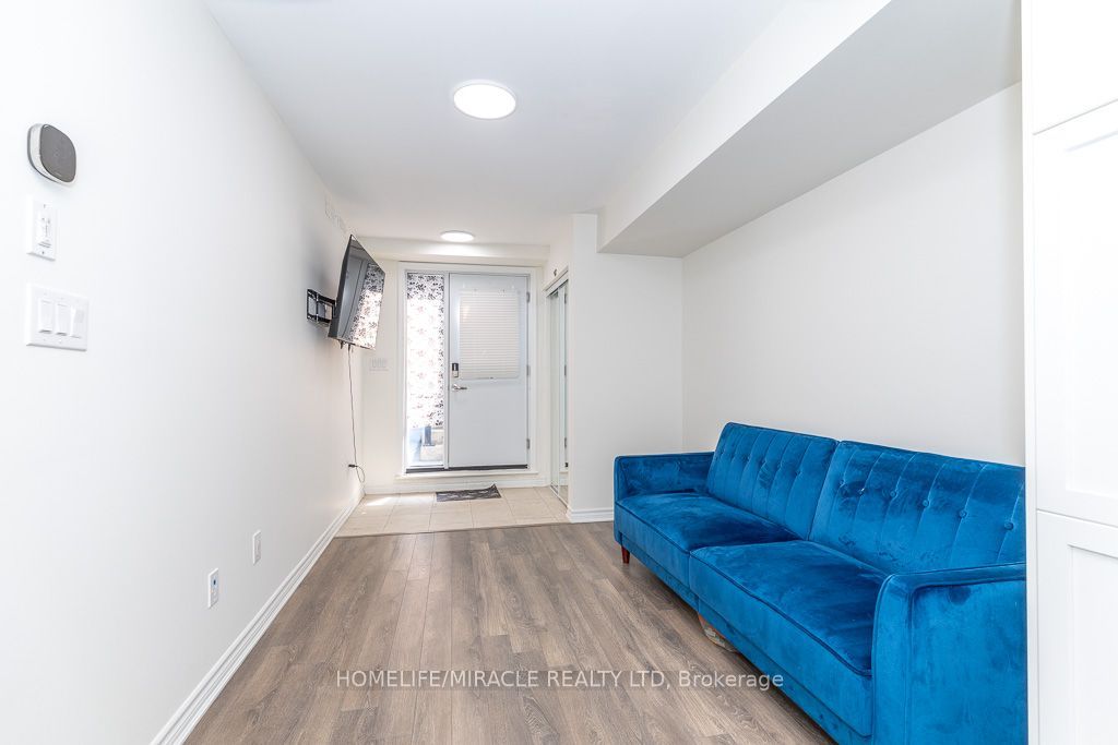 2789 Eglinton Avenue 413 Property Photo 9