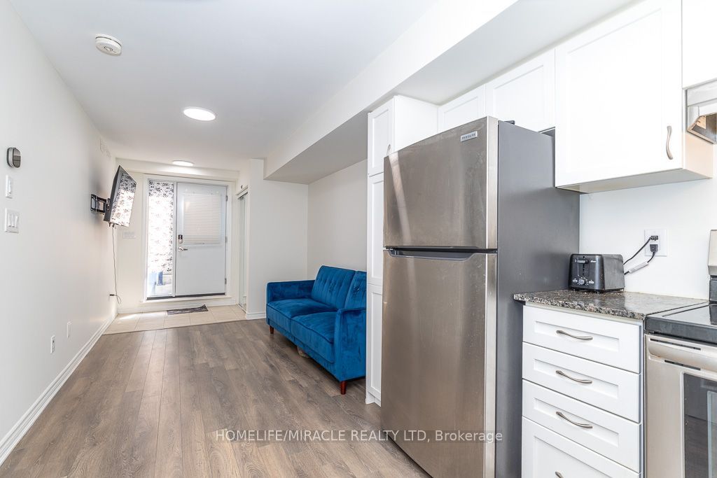 2789 Eglinton Avenue 413 Property Photo 11