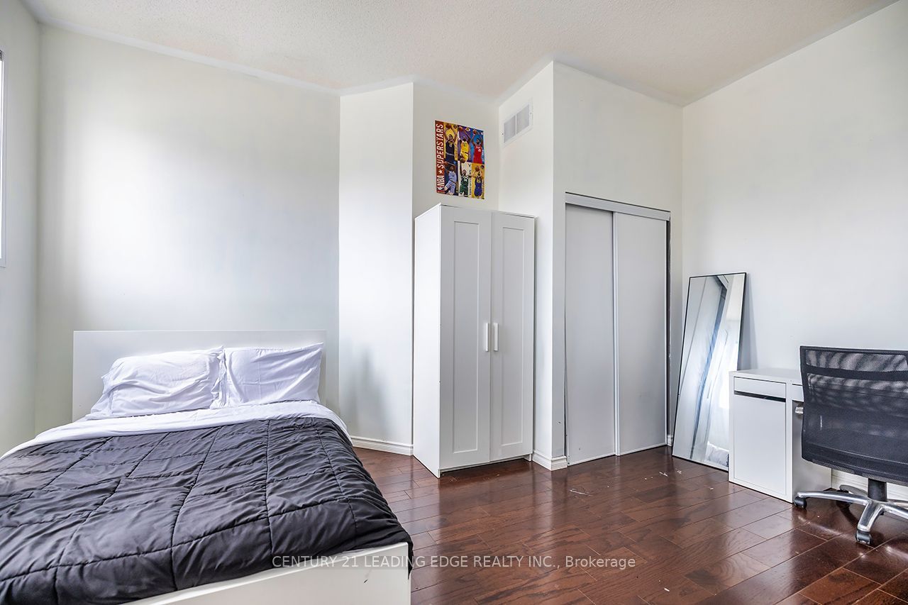 14 Guildwood Drive Property Photo 3