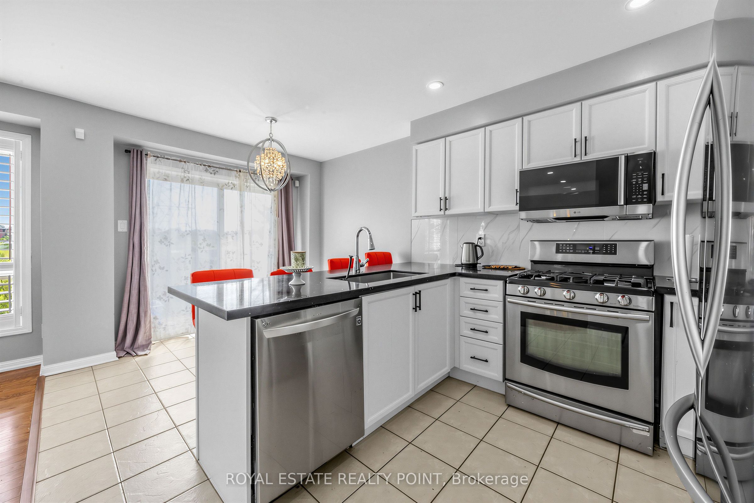141 Raponi Circle Property Photo 7