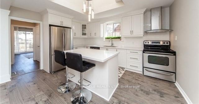 97 Central Park Boulevard N Upper Property Photo 5