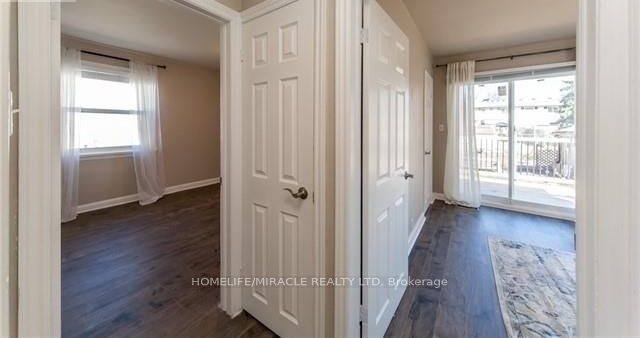 97 Central Park Boulevard N Upper Property Photo 6