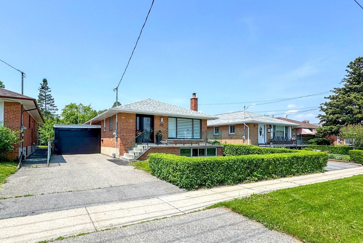 70 Wexford Boulevard Property Photo 2