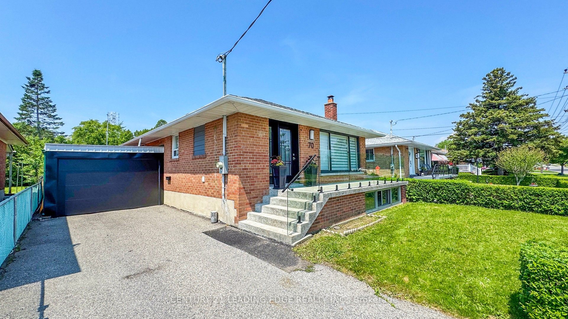 70 Wexford Boulevard Property Photo 4