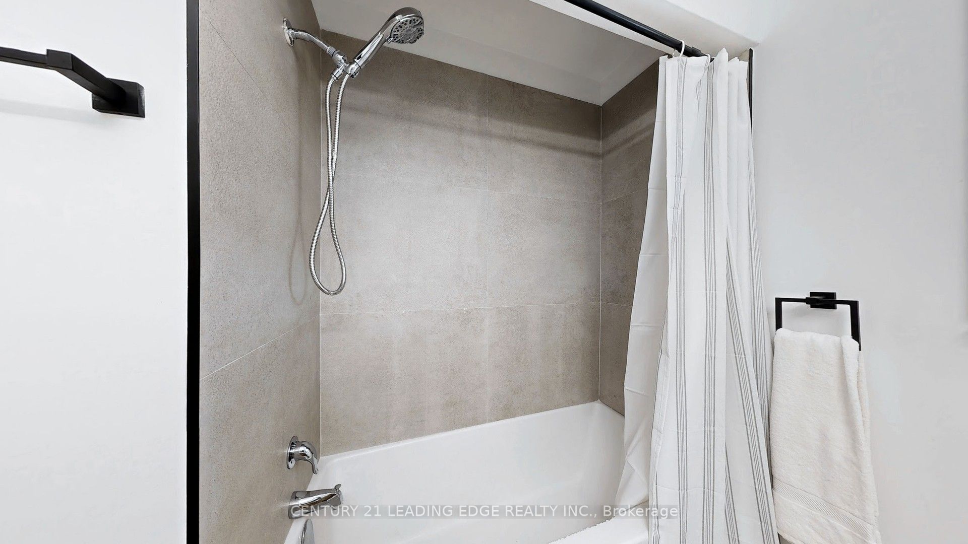 70 Wexford Boulevard Property Photo 31