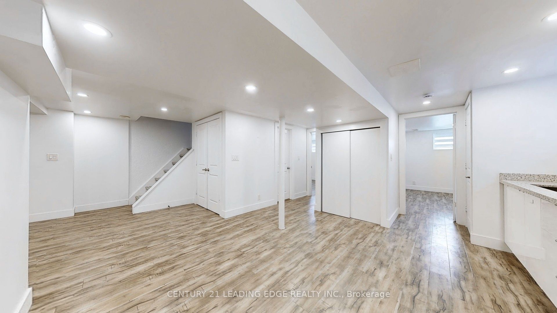 70 Wexford Boulevard Property Photo 39