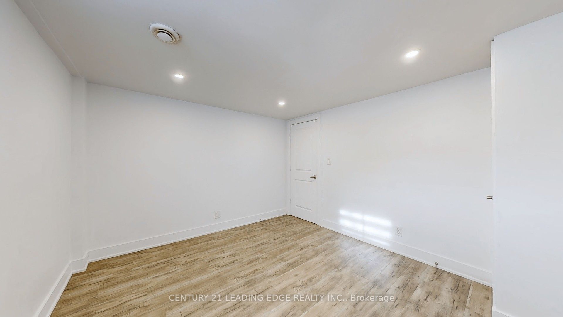 70 Wexford Boulevard Property Photo 45