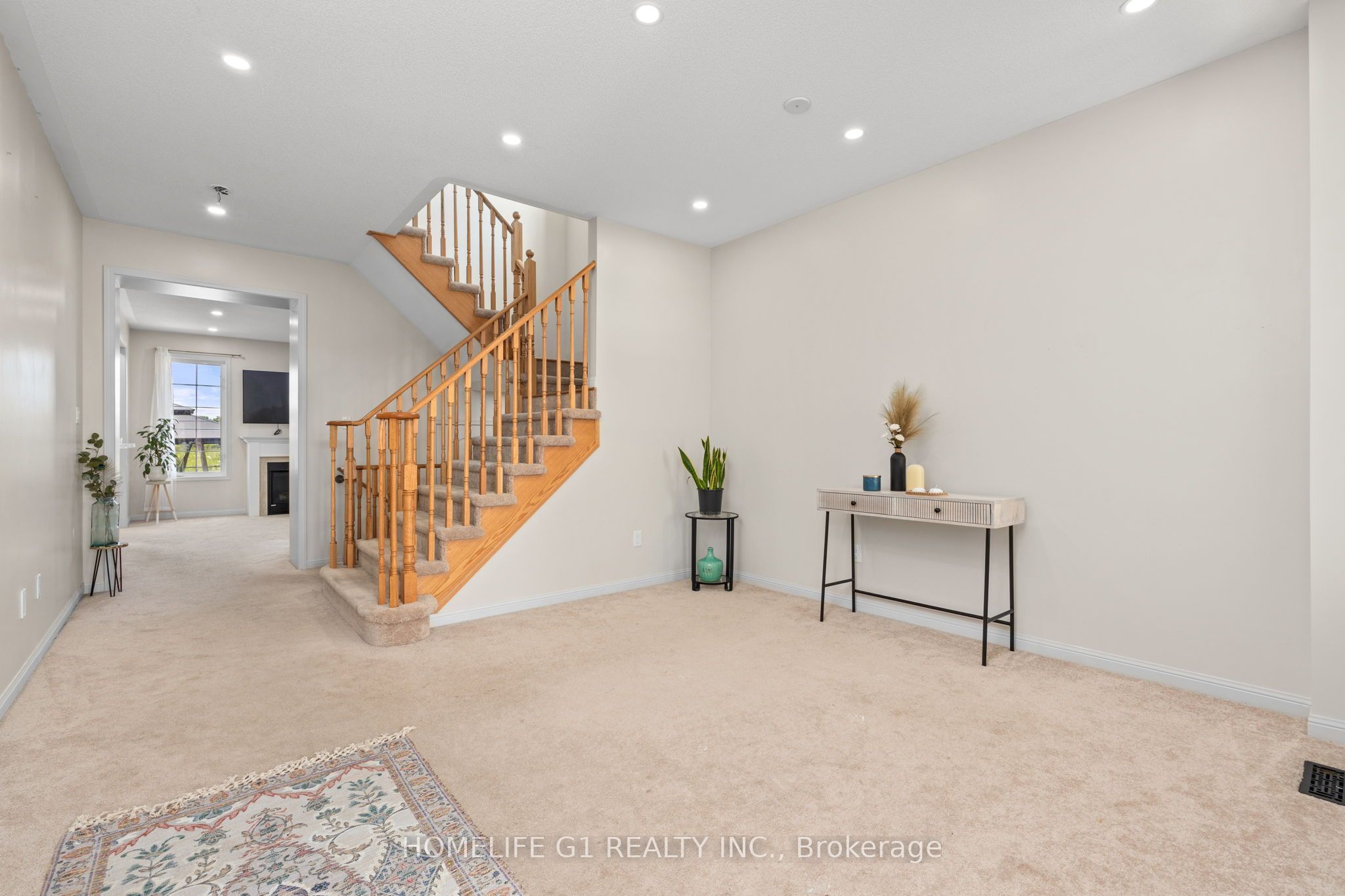 10 Hurst Drive Property Photo 4