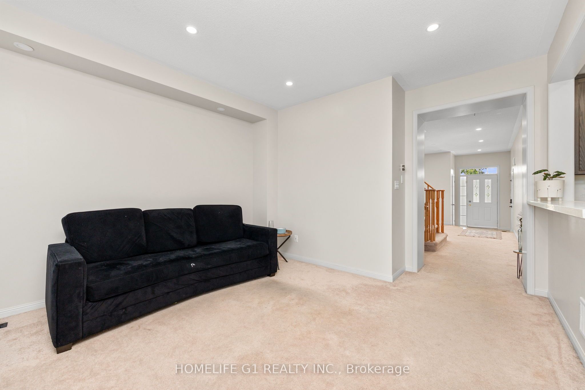 10 Hurst Drive Property Photo 8