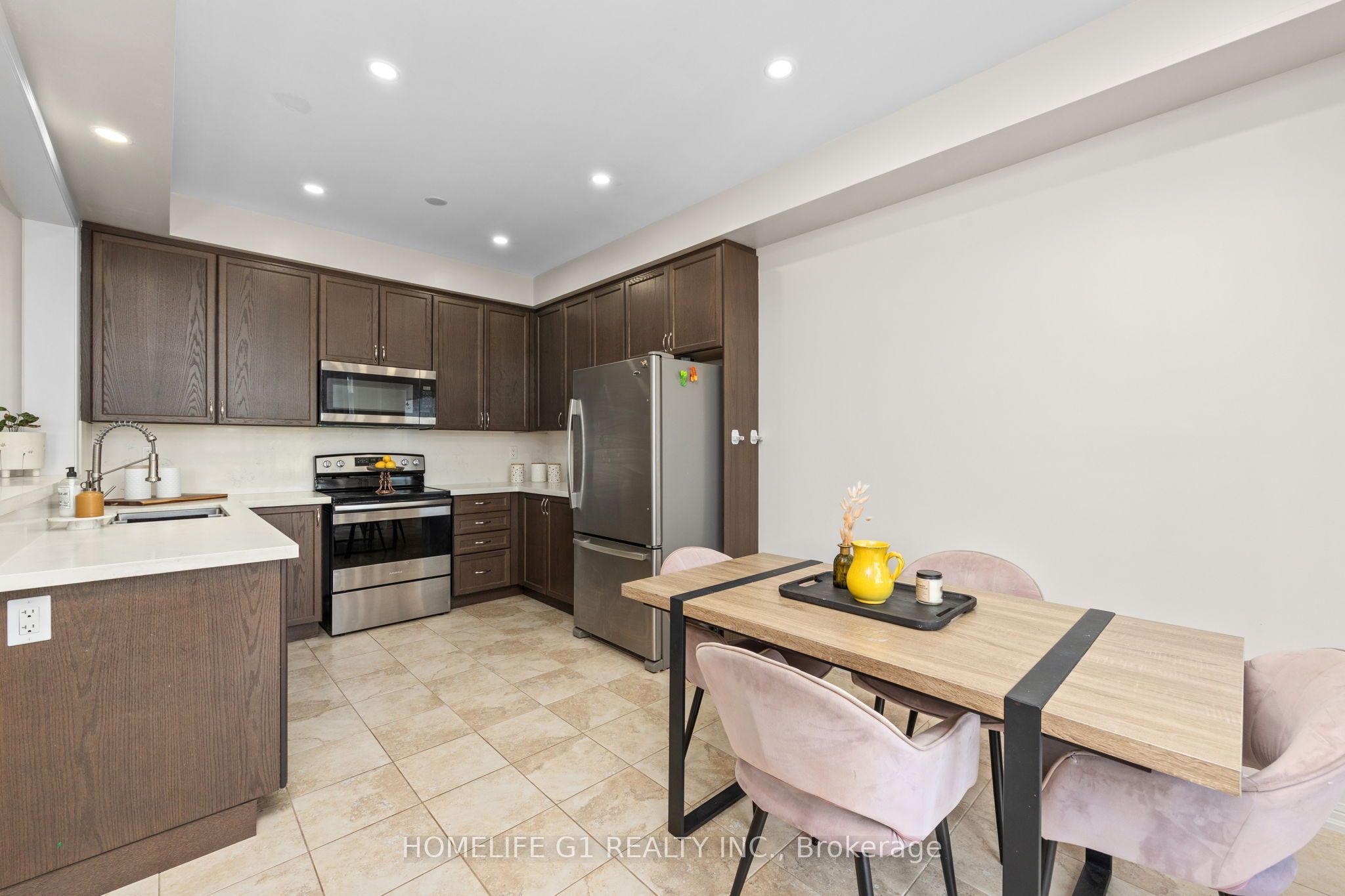 10 Hurst Drive Property Photo 13