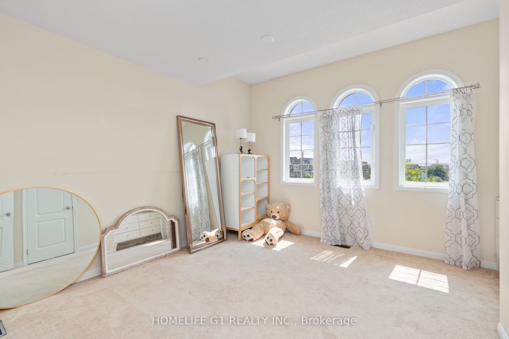 10 Hurst Drive Property Photo 16