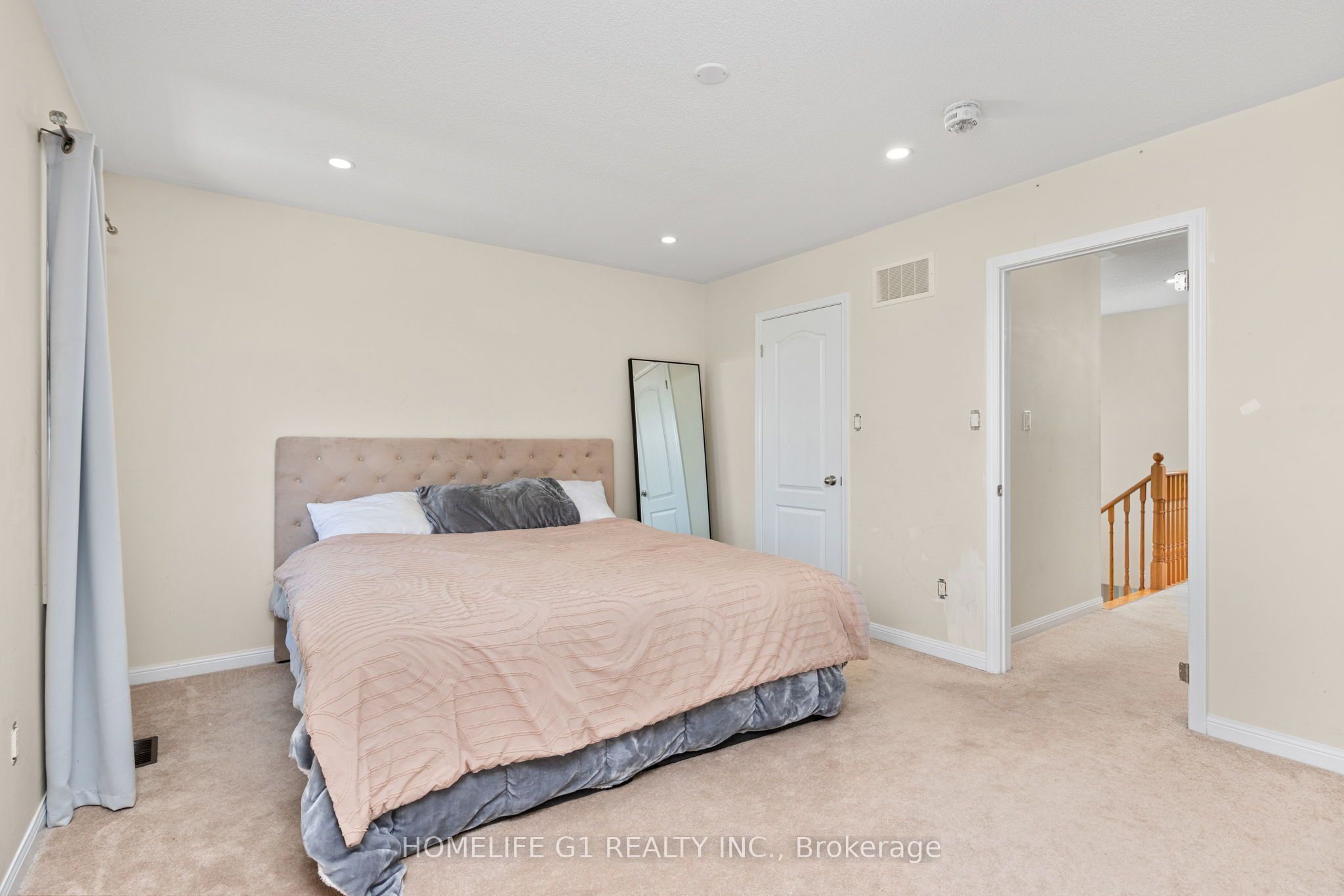 10 Hurst Drive Property Photo 23