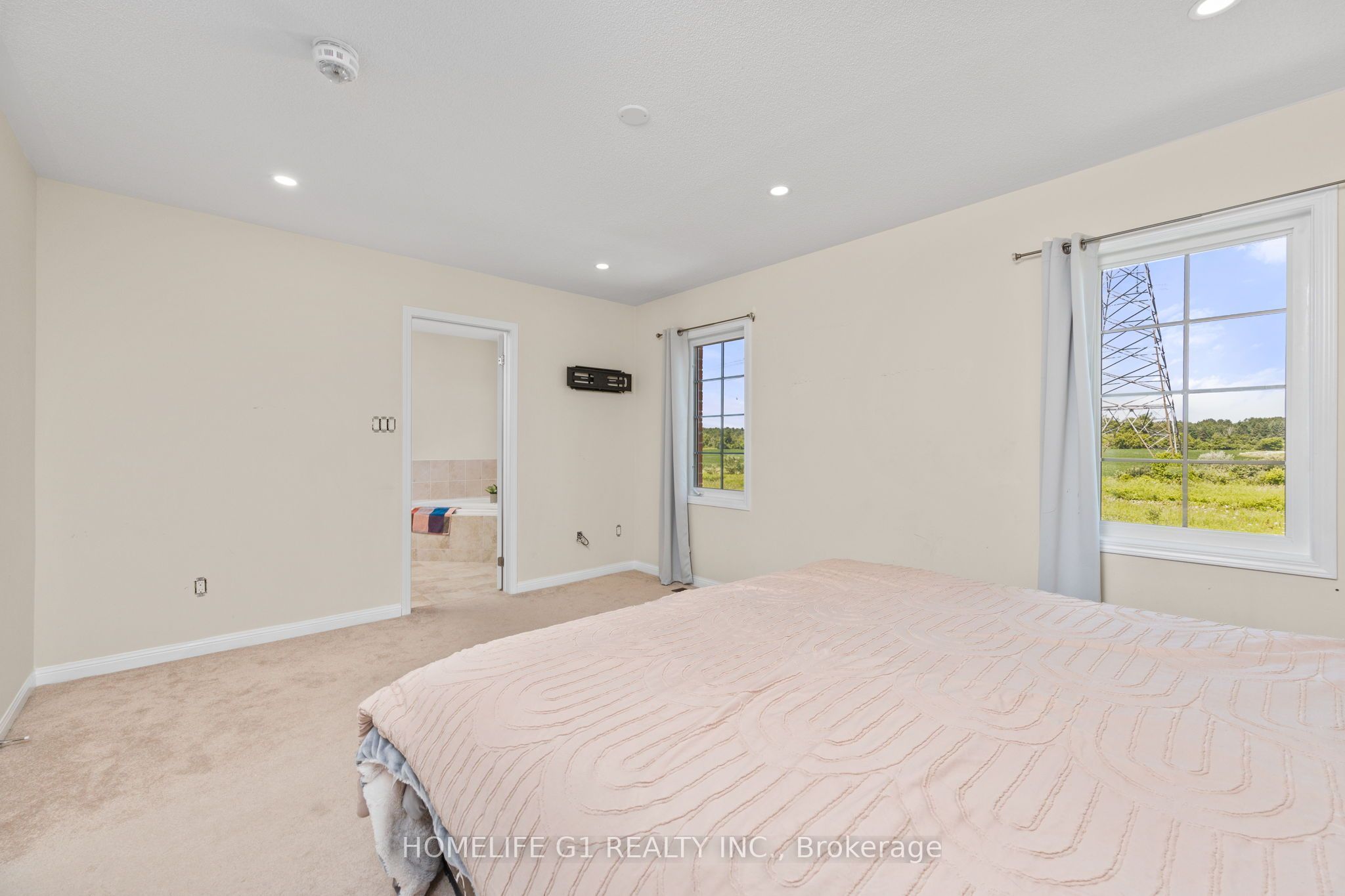 10 Hurst Drive Property Photo 24